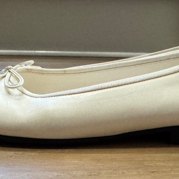 Chanel Ballet Flats - White/Black Size 38.5 - Picture 3 of 9